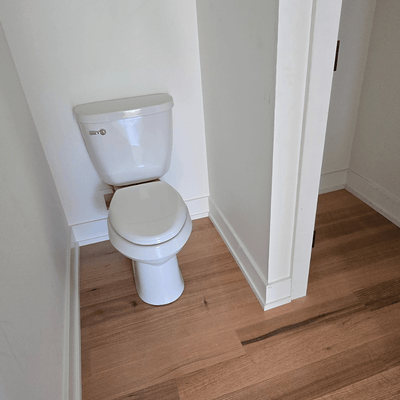 Steller Floating Solid Wood Floors in New Build Residential - American Oak Bristol Quartz - Change in Direction Decorative Craftsmanship in Flooring Commode
